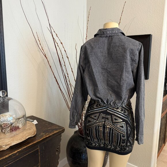 BLUSH BOUTIQUE long sleeved short waisted button front faded black BLOUSE - Picture 5 of 6